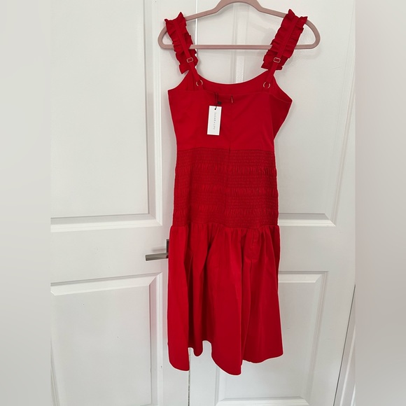 Red dress - Picture 3 of 3